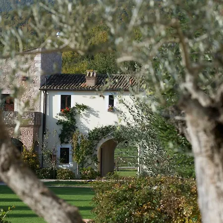 Semesteranläggning (resort) La Tenuta Dei Ciclamini 4*